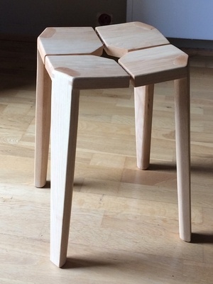 Tabouret en frêne