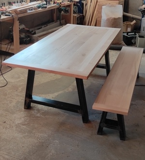 Table et son banc en Hêtre et Acier