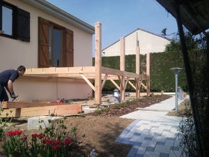 Réalisation d'un terrasse surélevé.