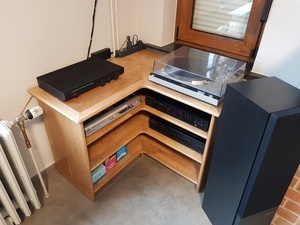 Meuble d'angle pour chaîne hifi