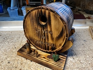 Maison d'oiseaux "Tonneau de vin"