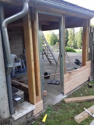 Auvent avec une terrasse sur le toit