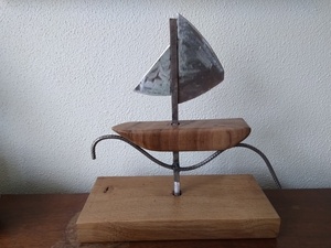 Bâteau en pleine mer