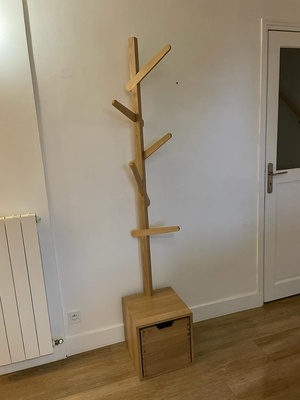 Porte manteaux avec tiroir