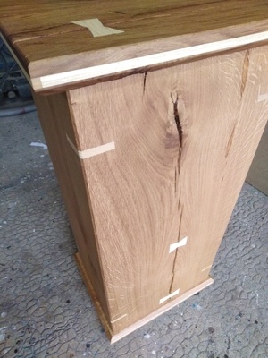 Socle en chêne et incrustation frêne