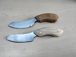 Une paire de couteaux