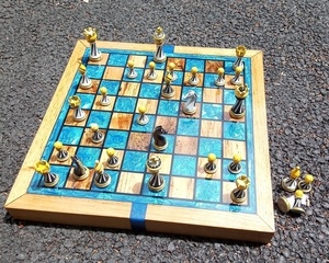 Echiquier en epoxy et hetre échauffé