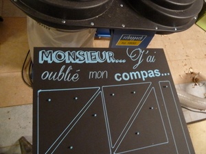 Monsieur... J'ai oublié mon compas...