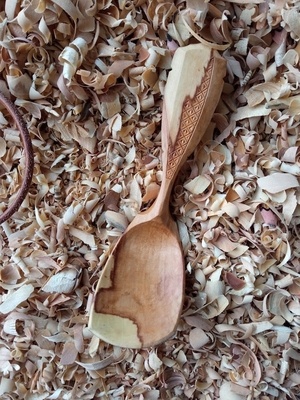 22 ème cuillère de 2024 : Cuillère dans ce pommier de 30ans