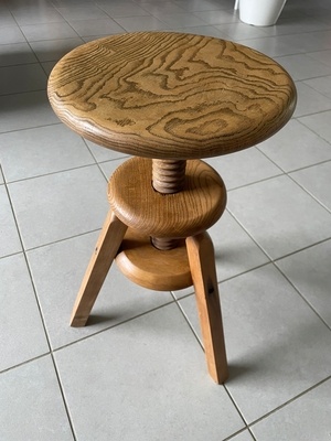 Rénovation de 2 tabourets bois avec vis