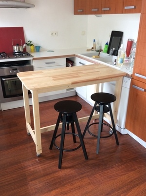 Ilot/table de cuisine mobile