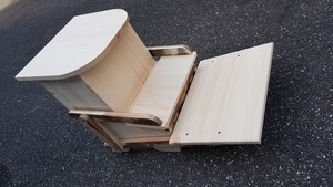 Mangeoire à pédale