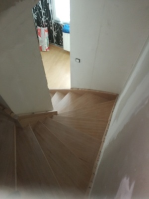 Escalier deux quarts tournant en Baubuche