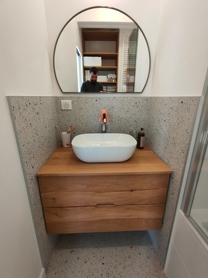 Meuble de salle de bain en chêne