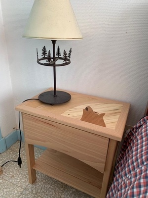 Table de chevet pour Err