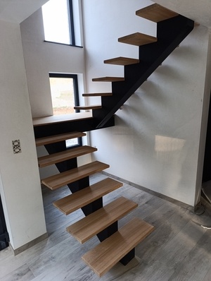 Escalier à limon central