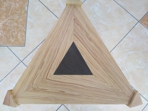 Table triangulaire pied gainée