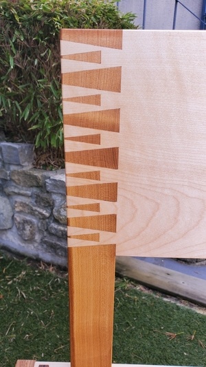 Lit aux multiples queues d'arondes