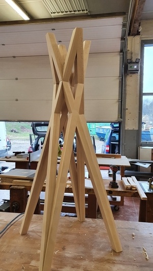 Piètement arêtier massif