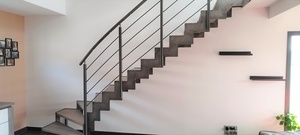 Escalier à limons métalliques