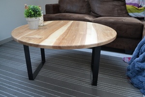 Table basse en frêne massif