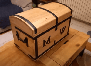 Coffre au trésor en chêne