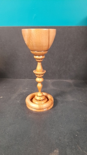 Verre sur pied avec anneau prisonnier