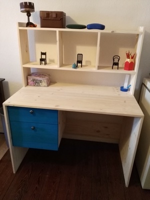 Bureau en sapin du nord