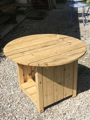 Table basse extérieure, plateau rond