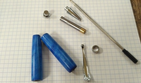 stylos-rable-ond-teint-bleu-par-leon-sur-l-air-du-bois