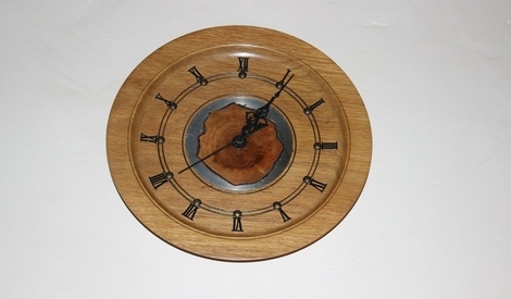 Horloge De Cuisine Wilton En étain, Motif Fleur De Lis Bleue – Vintage