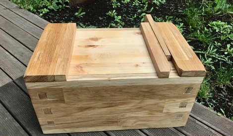 Fabrication d'une boîte à outils en bois.. - Le serviettage de Nafeuse