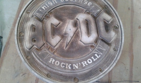Horloge Murale ACDC/AC&DC - Découpée Au Laser Et Peinte à La Main (Neuve)