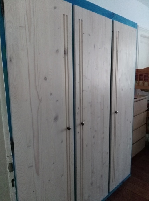 Armoire 3 portes en sapin du nord