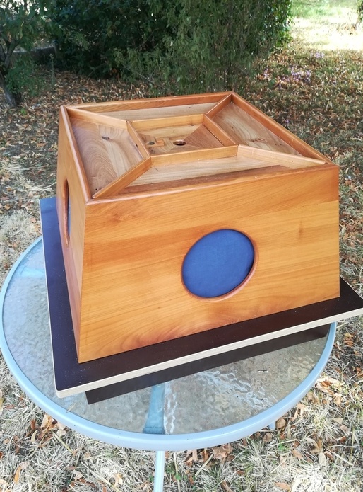 Grand jeu en bois #4 - La malle à trous