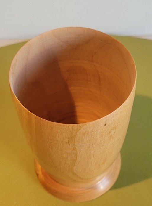 Tournage d'une coupe ou une boite à crayon