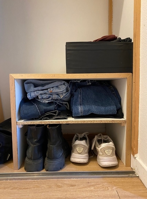 Caisson de rangement pour vêtements