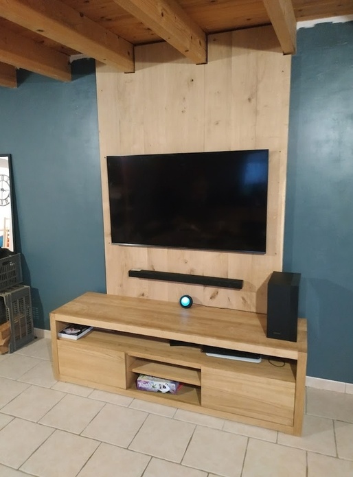 Plateau en chêne support télé