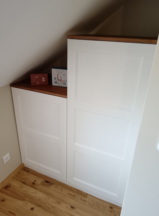 Rangement sous pente