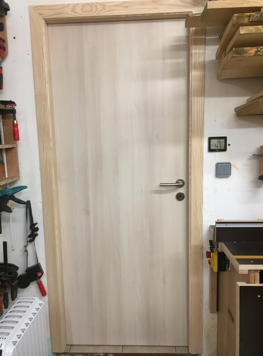 Porte Contemporaine frêne stratifié