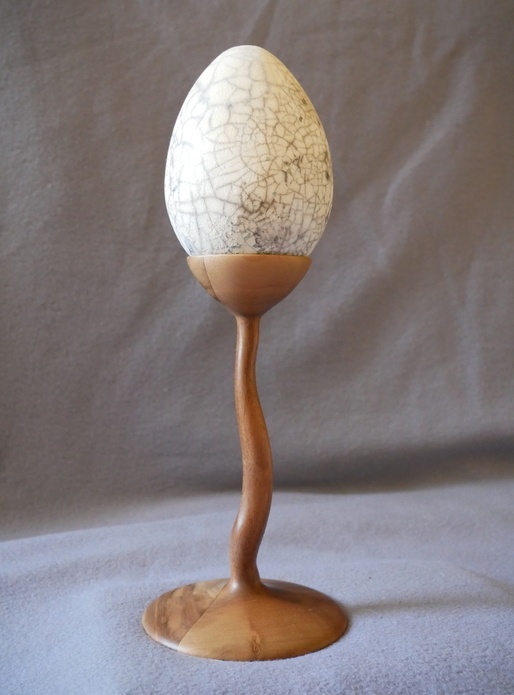 Pied pour un oeuf en raku