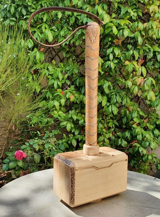 Möljnir, Ceci n'est pas un maillet