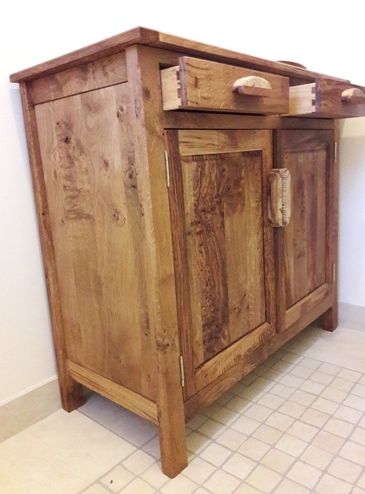 Meuble simple 2 portes 2 tiroirs pour mes toilettes