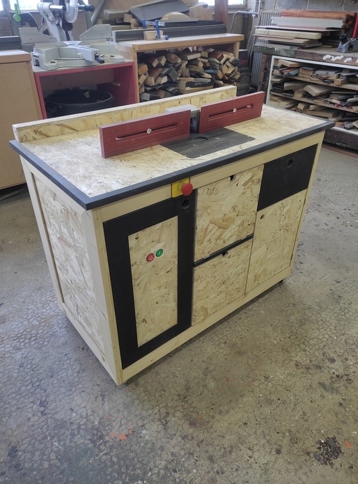 Meuble défonceuse sous table