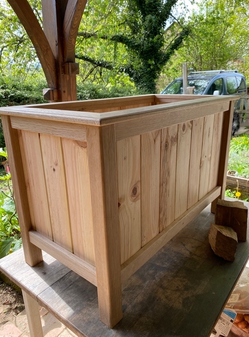 Encore un bac à fleurs ...!