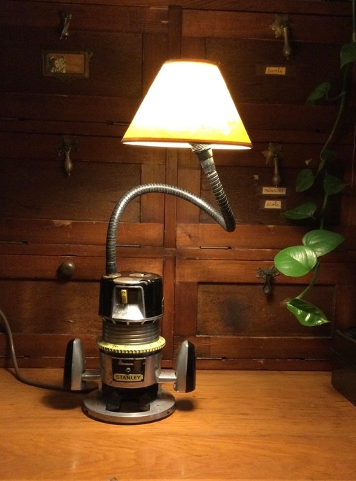 Déf sur table . Lampe à copeaux .