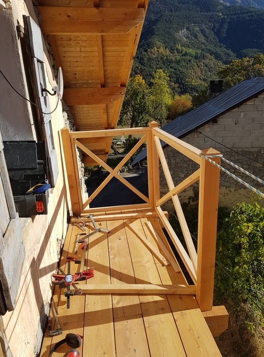 Balcon en Meleze de pays