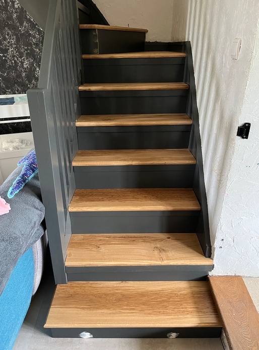 Habillage escalier avec création d’une marche biaise