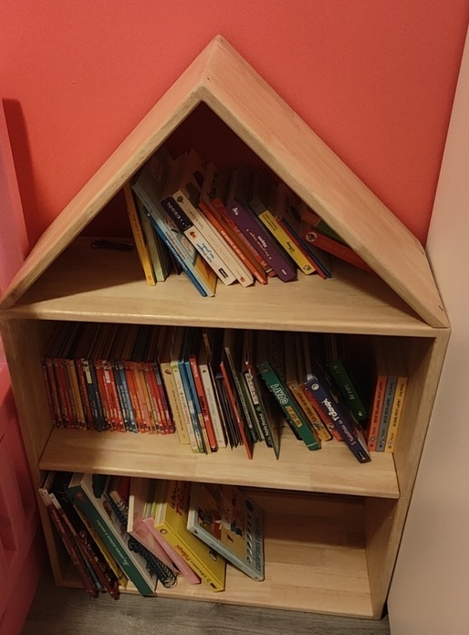 Bibliothèque maison hévéa