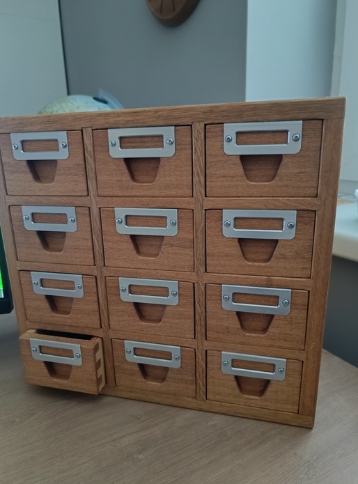 Petit meuble apotiquaire